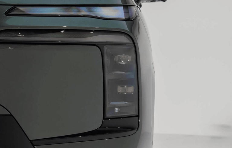 搭载云辇-A+易三方，还有后排娱乐屏+冰箱，比亚迪的全新SUV很强