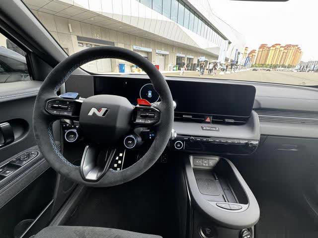 现代IONIQ5NEdition国内首秀，配备专属套件！