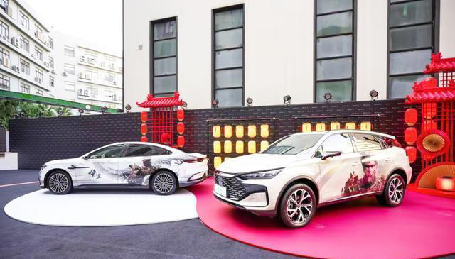 比亚迪家用SUV推荐！17.98万起，车长超4.9米，续航超1240km，香