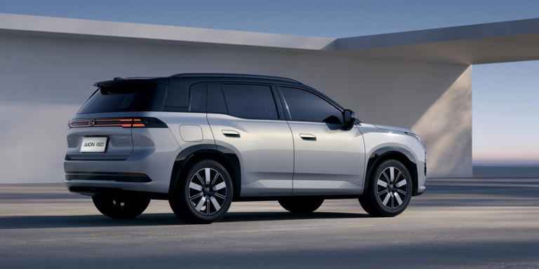 广汽埃安i60开启预售：12万级家用SUV新选择，双动力大空间优势尽显