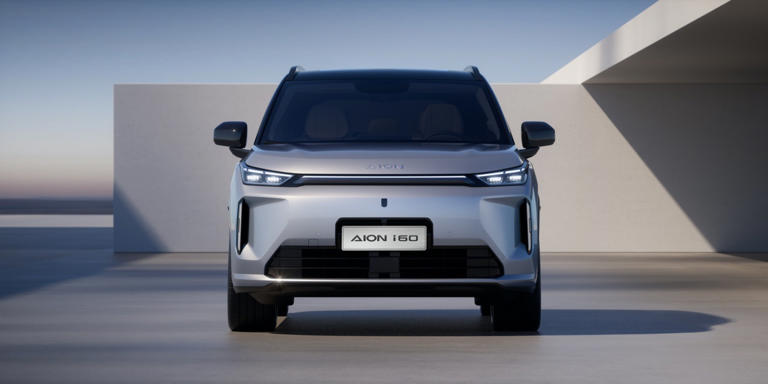 广汽埃安i60开启预售：12万级家用SUV新选择，双动力大空间优势尽显