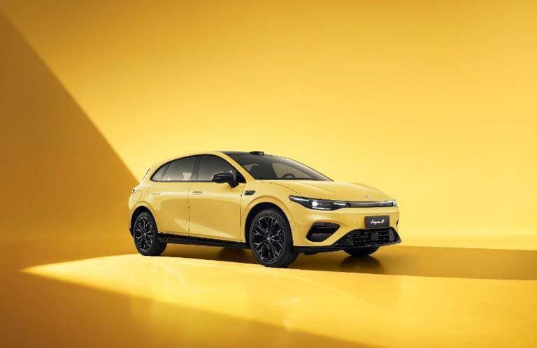 年轻运动高颜值轿跑零跑Lafa5预售10.58万起