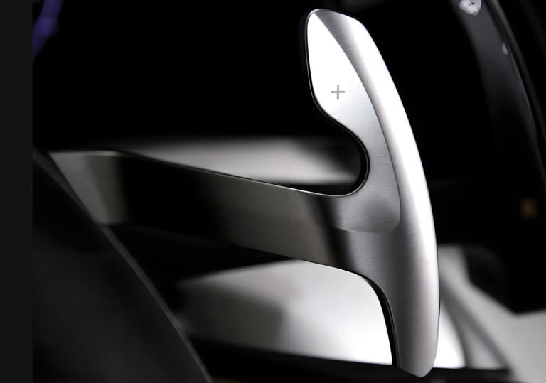 LFA继任车型或搭V8混动，900匹马力百公里加速2.5秒