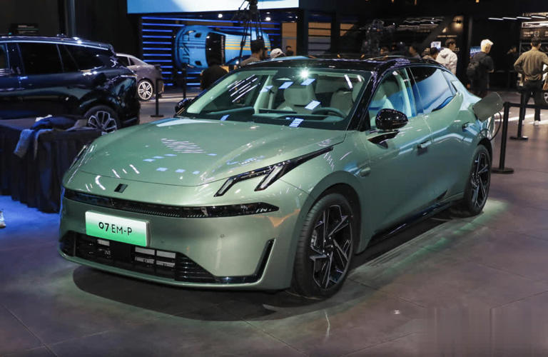 预算15-20万买车，选电车还是油车？这3款轿车别错过