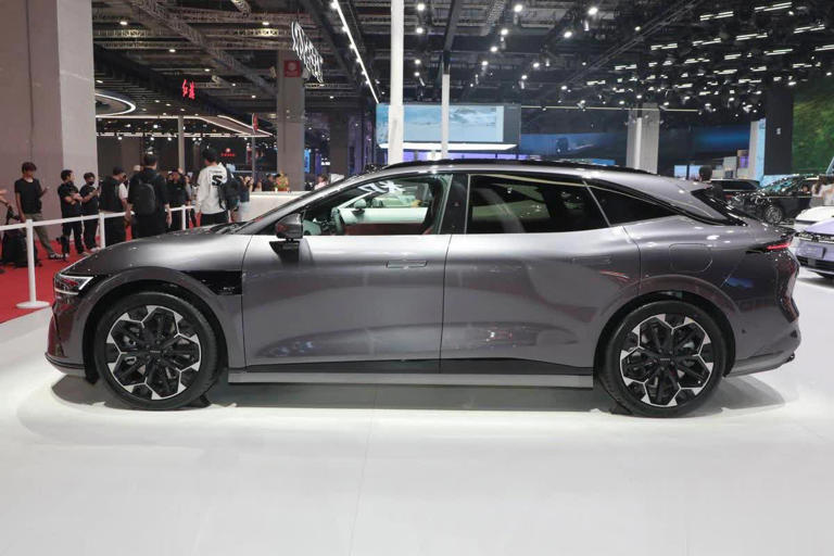 预算15-20万买车，选电车还是油车？这3款轿车别错过