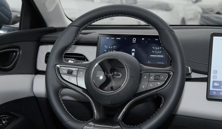 新款海豹06DM降到9.68万起，续航反而提升，比秦L更适合家庭？