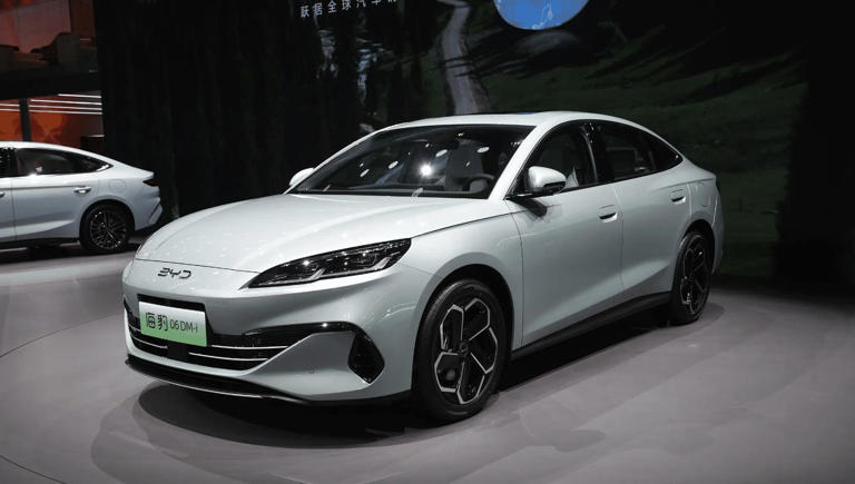 新款海豹06DM降到9.68万起，续航反而提升，比秦L更适合家庭？