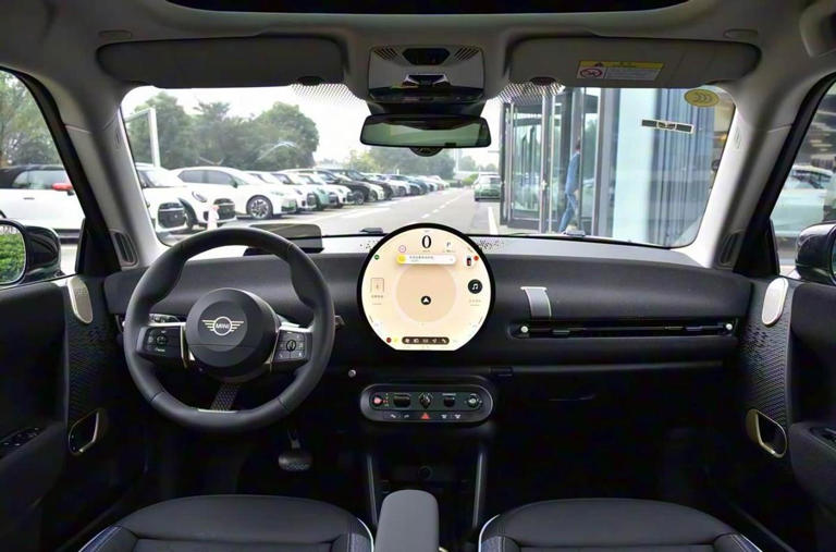 限量40台！电动MINICOOPER子夜黑上市，售价20.58万元