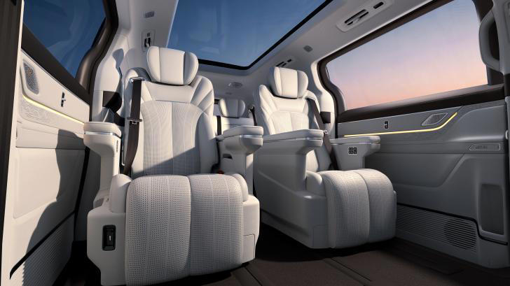 东方美学邂逅前沿科技吉利银河V900以全能实力重塑豪华MPV新标杆