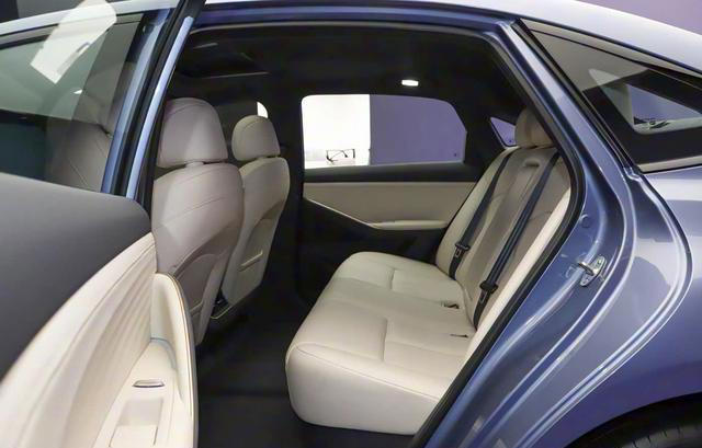 东风日产N6将于12月1日上市,6种车色可选,纯电续航180公里 东风日产N6将于12月1日上市,6种车色可选,纯电续航180公里