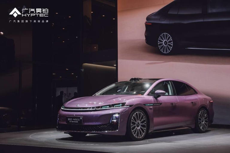 广汽昊铂A800内饰全球首秀，L3高速路测引领华系车智能新高度