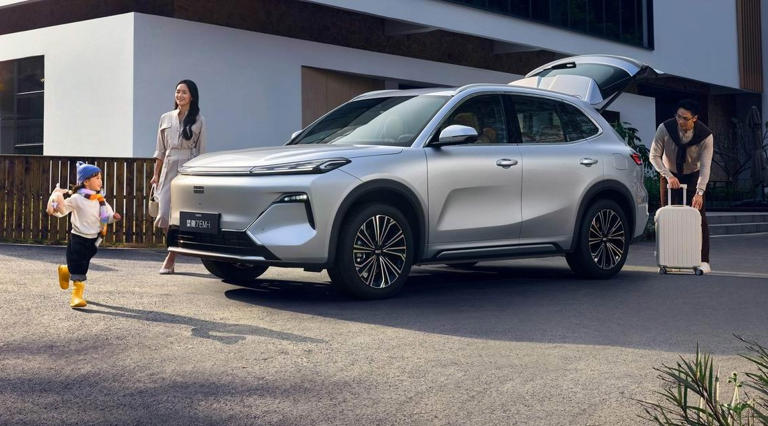 搭超级电混系统！吉利银河星舰7EM-i