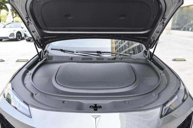 百公里7.6秒加速、续航1040km，这款车太适合家用！