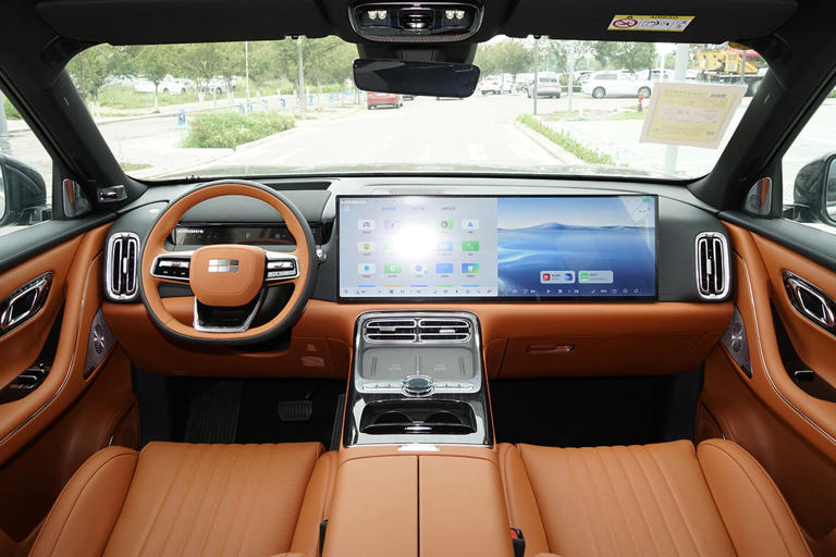 限时指导价17.38-23.88万元吉利银河M9正式上市