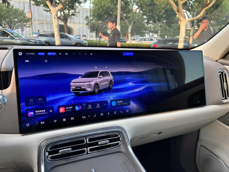 限时指导价17.38-23.88万元吉利银河M9正式上市