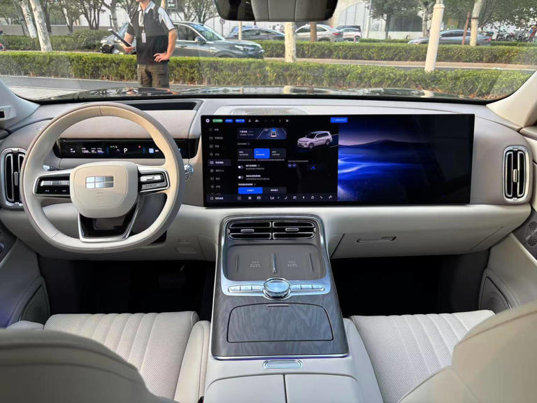 限时指导价17.38-23.88万元吉利银河M9正式上市