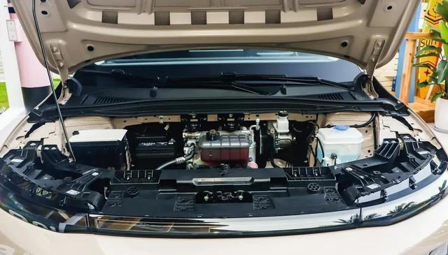 10万级选择纯电家轿，零跑B01为什么比海豹06EV更值得考虑？