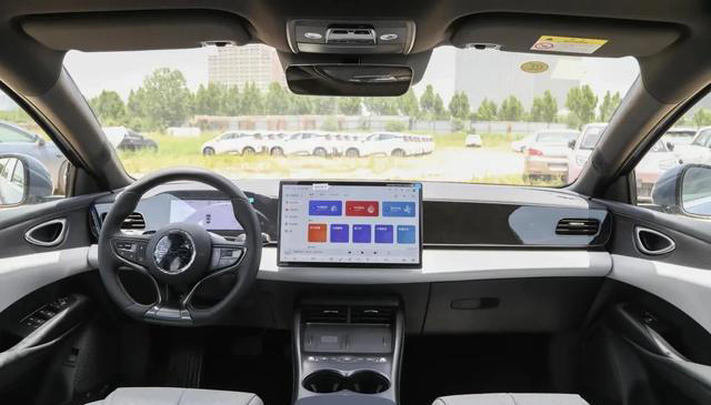 10万级选择纯电家轿，零跑B01为什么比海豹06EV更值得考虑？