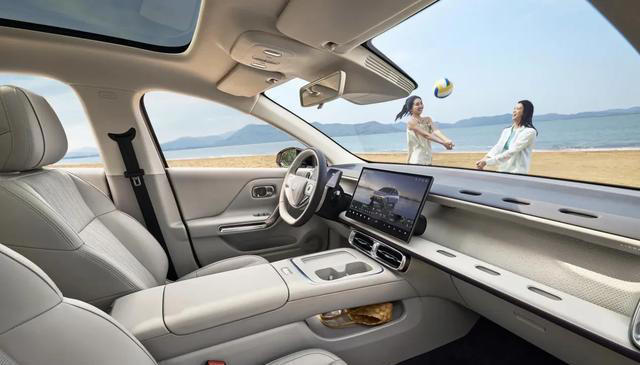 10万级选择纯电家轿，零跑B01为什么比海豹06EV更值得考虑？