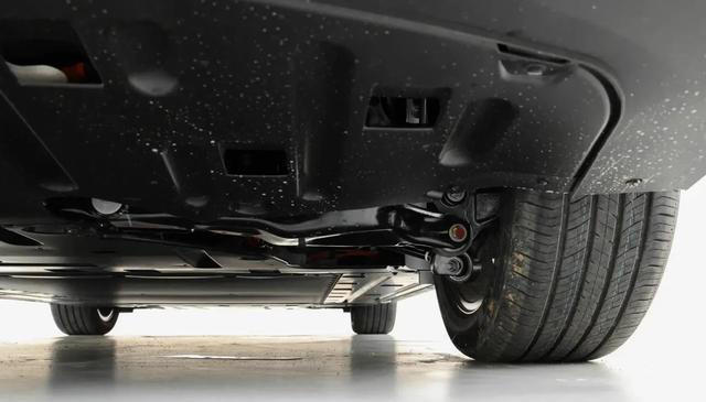 10万级选择纯电家轿，零跑B01为什么比海豹06EV更值得考虑？