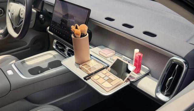 10万级选择纯电家轿，零跑B01为什么比海豹06EV更值得考虑？