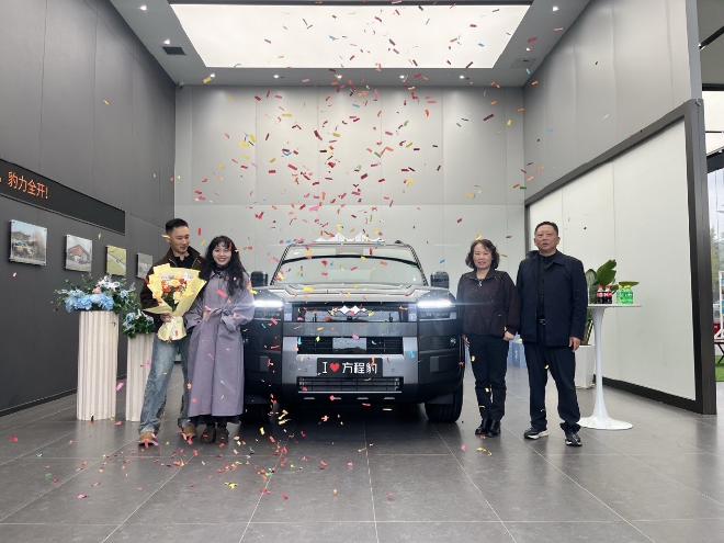 月销破2万台方程豹钛7霜雾灰与青峦翠开启交付