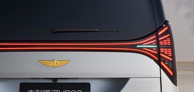 吉利银河V900首搭超级AI增程技术,准备重塑新能源MPV市场格局 吉利银河V900首搭超级AI增程技术,准备重塑新能源MPV市场格局