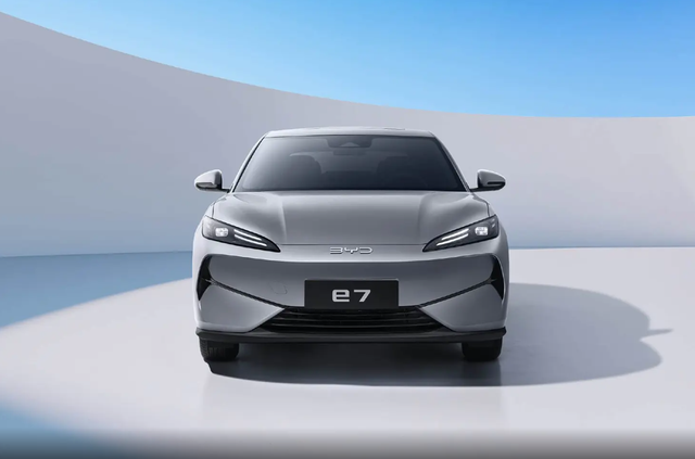 定位纯电中型车，比亚迪e7最高续航达520公里
