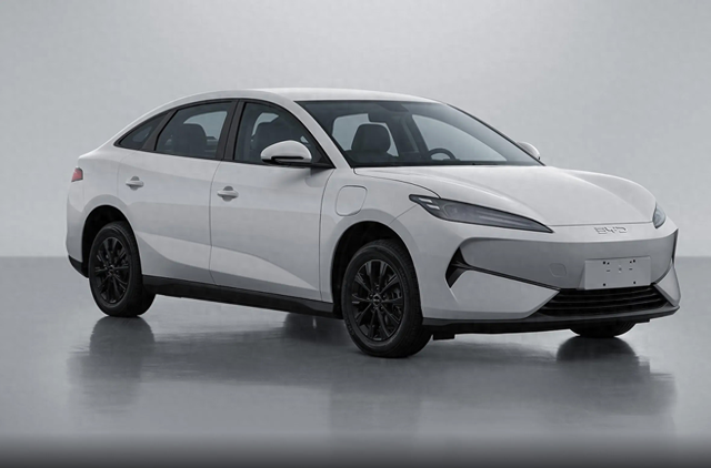 定位纯电中型车，比亚迪e7最高续航达520公里