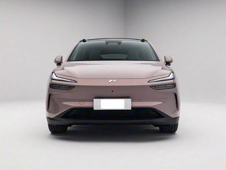 乐道L60紫罗兰限定版上市，租电15.79万限量666辆，超亲民！