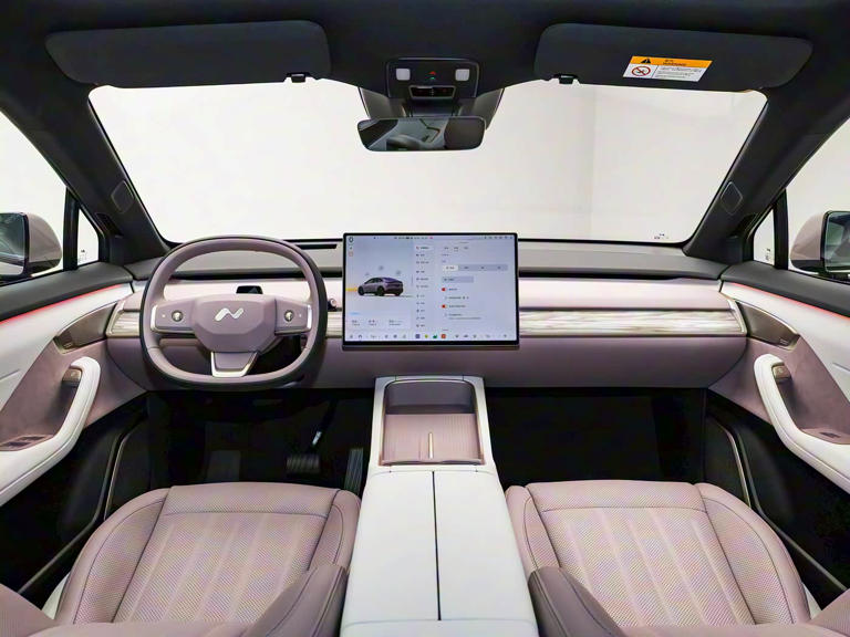 乐道L60紫罗兰限定版上市，租电15.79万限量666辆，超亲民！