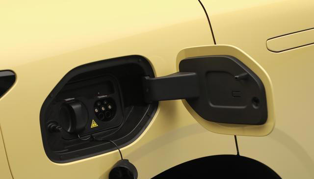 又要排队买零跑了！605km续航+宁德时代，顶配才12.18万，厚道