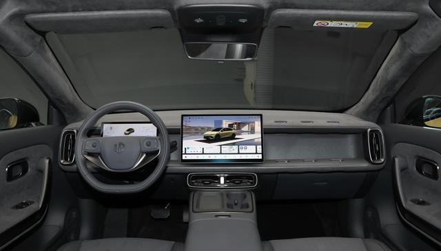 又要排队买零跑了！605km续航+宁德时代，顶配才12.18万，厚道