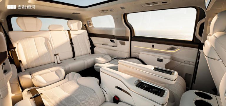 太懂了!吉利银河V900专治MPV用户的“精神内耗” 太懂了!吉利银河V900专治MPV用户的“精神内耗”