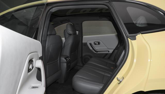 又要排队买零跑了！605km续航+宁德时代，顶配才12.18万，厚道