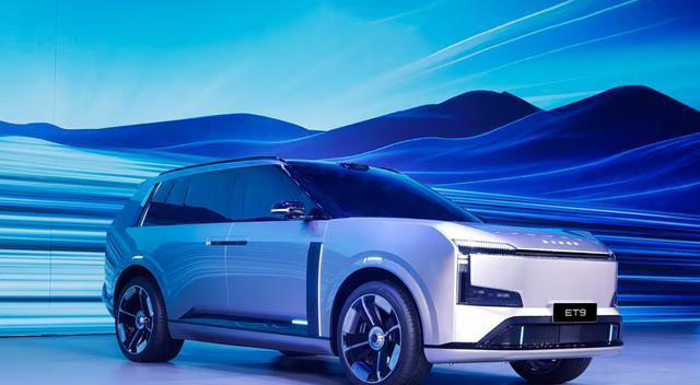 奇瑞星途ES8亮相！纯固态电池明年就上，续航突破1500km！