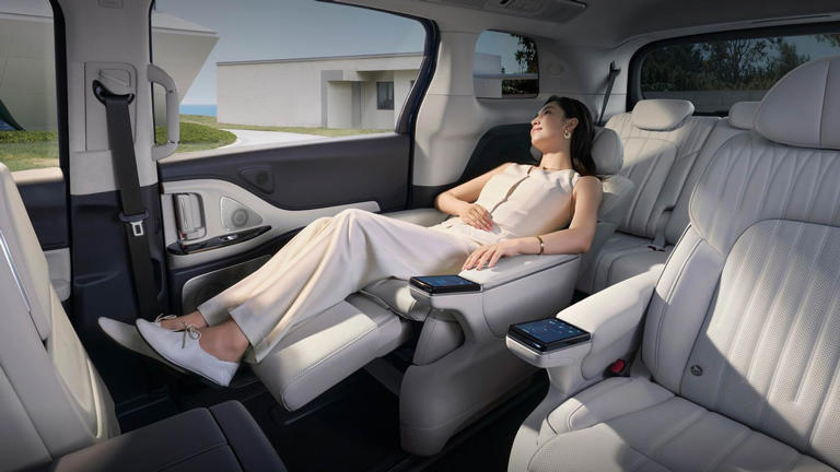 35万级新能源豪华MPV，腾势D9与岚图梦想家怎么选？