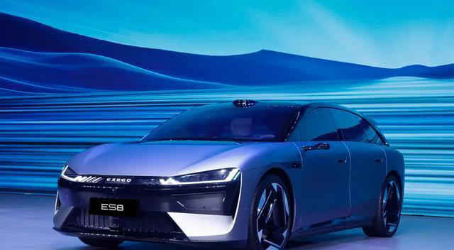 奇瑞星途ES8亮相！纯固态电池明年就上，续航突破1500km！