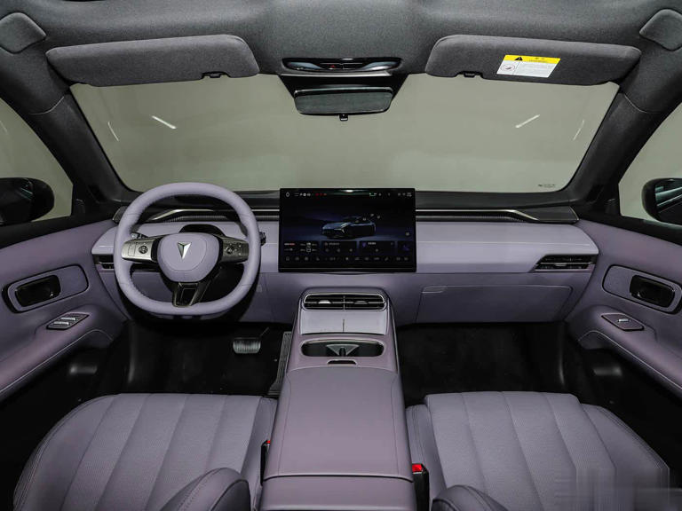 增程/纯电可选,配激光雷达与辅助驾驶 增程/纯电可选,配激光雷达与辅助驾驶