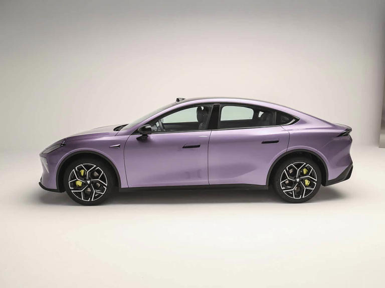 增程/纯电可选,配激光雷达与辅助驾驶 增程/纯电可选,配激光雷达与辅助驾驶