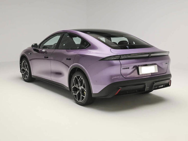 增程/纯电可选,配激光雷达与辅助驾驶 增程/纯电可选,配激光雷达与辅助驾驶