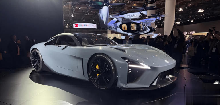 丰田首款固态电池EV最快2027年亮相！