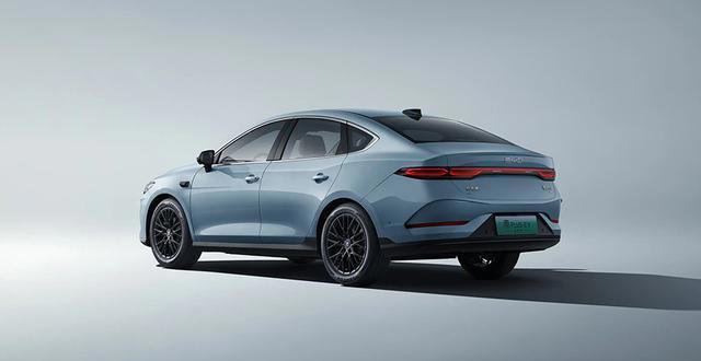 6万起售带智能驾驶辅助？新款秦PLUSDMi没白等，官方零百加速7秒6