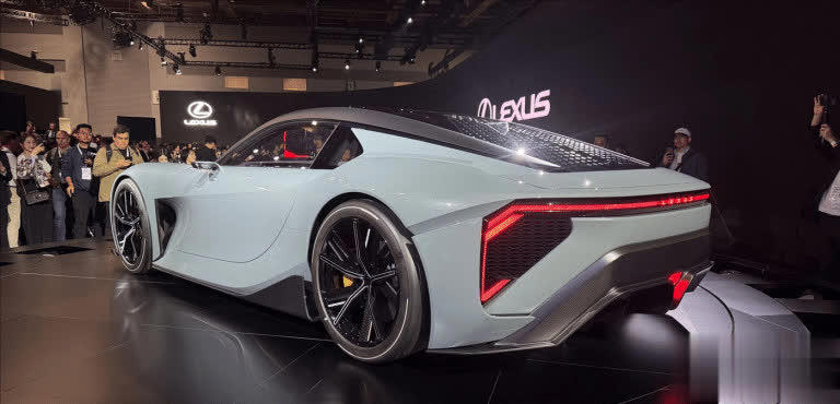 丰田首款固态电池EV最快2027年亮相！