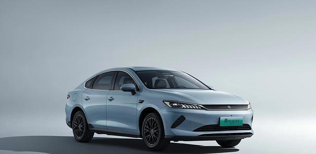 6万起售带智能驾驶辅助？新款秦PLUSDMi没白等，官方零百加速7秒6