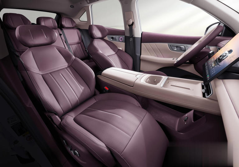 长安SUV掀桌！双零重力座椅+1320km续航+高级悬架