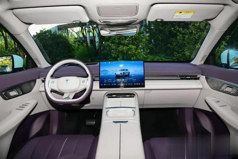 长安SUV掀桌！双零重力座椅+1320km续航+高级悬架