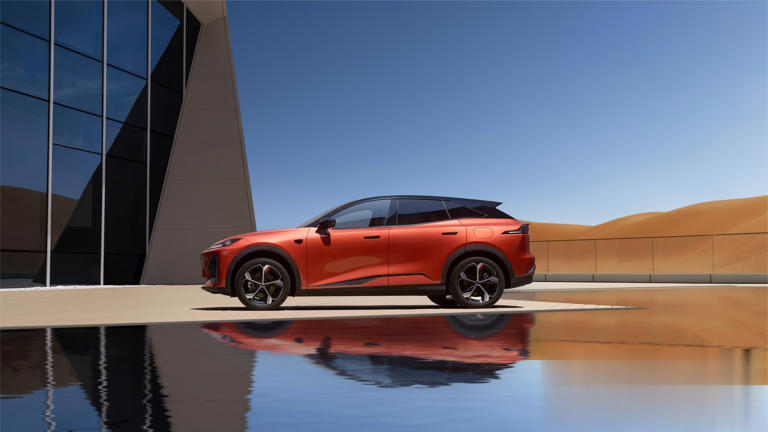 长安SUV掀桌！双零重力座椅+1320km续航+高级悬架