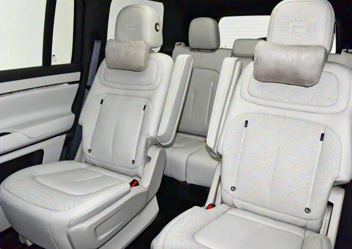 33.49万起！增程SUV极石ADAMAS正式上市