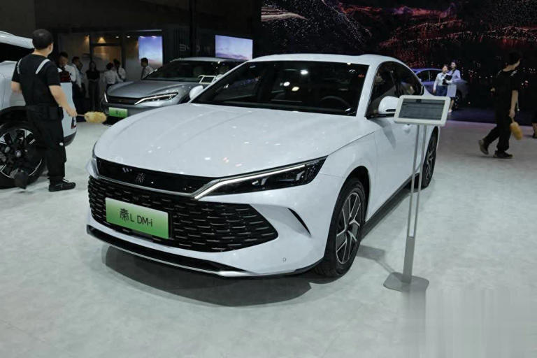 9.98万起，比亚迪秦LDM-i哪款最值？最低配能买吗？